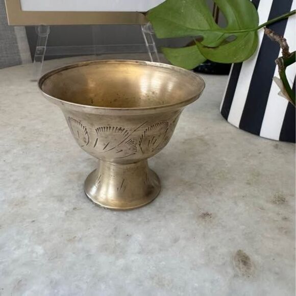 Small vintage brass goblet or dish - Picture 2 of 7